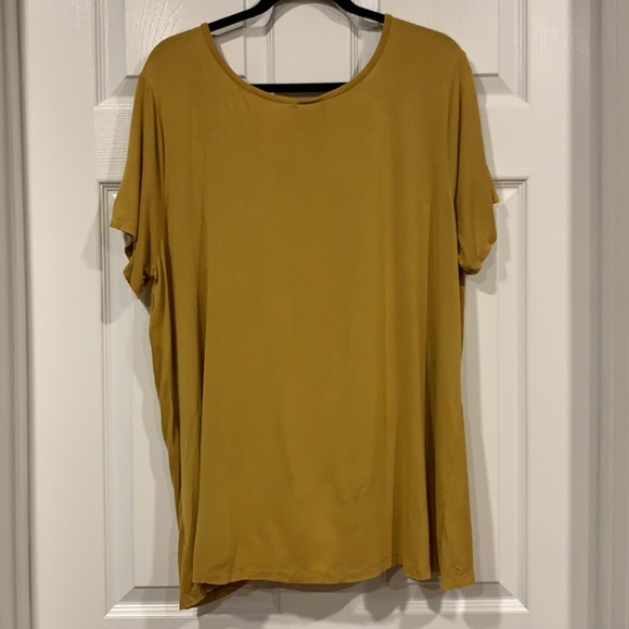 Mustard ‘Live Laugh Love’ Twist Hem Scoop Neck Tee - Picture 4 of 6